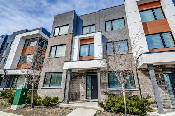 143 Grovewood Common, Oakville, ON L6H 0X5