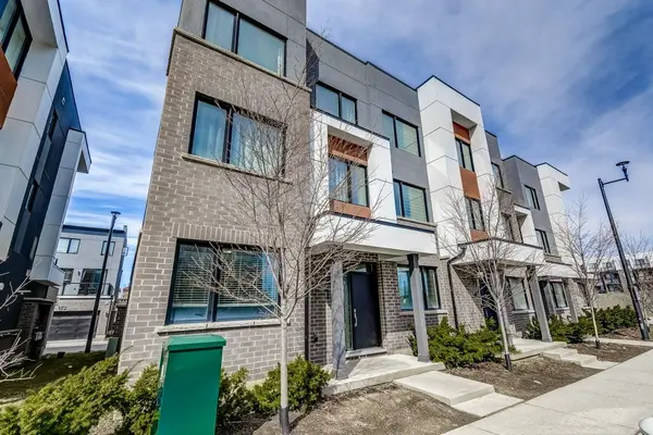 143 Grovewood Common, Oakville, ON L6H 0X5