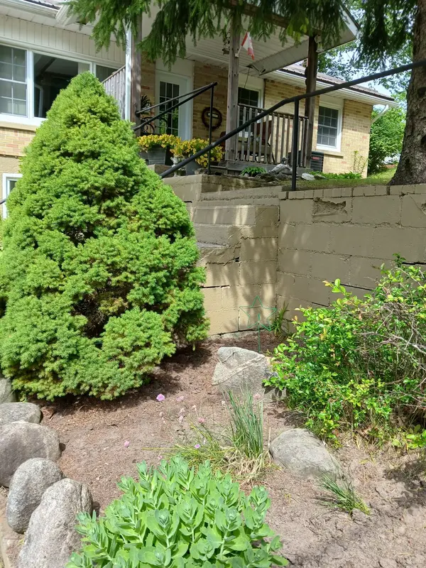 40 Zion RD, Quinte West, ON K0K 2C0