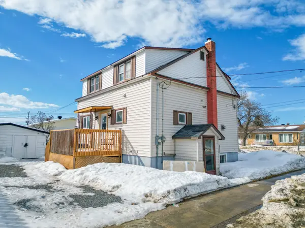 122 William ST, West Nipissing, ON P2B 2B3