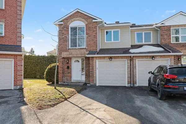 8A Millrise LN, South Of Baseline To Knoxdale, ON K2G 5E6
