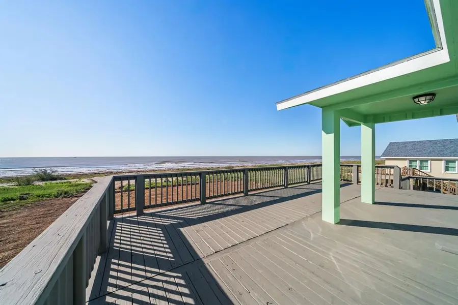 1310 County Road 230, Bay City, TX 77414