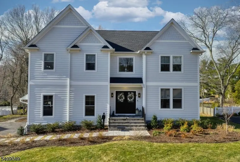 8 Fox Chase Rd, Madison Boro, NJ 07940