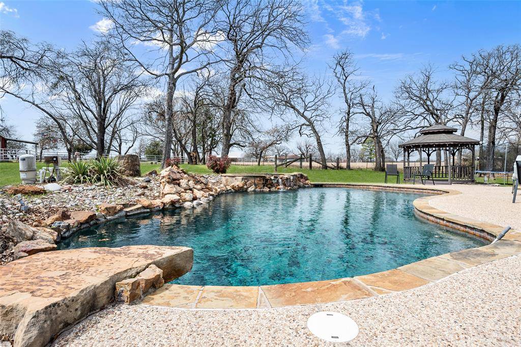 6501 Gehrig Circle, Burleson, TX 76028