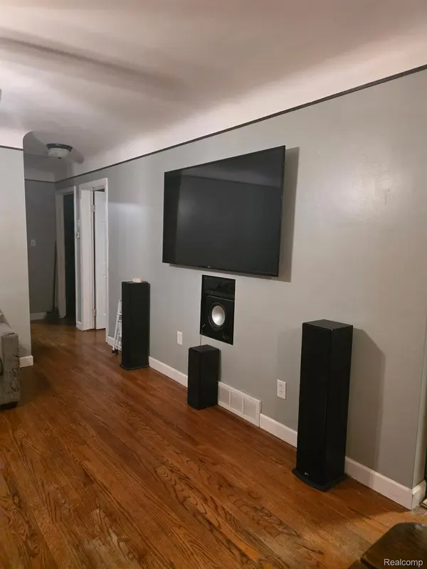 24920 Chernick ST, Taylor, MI 48180