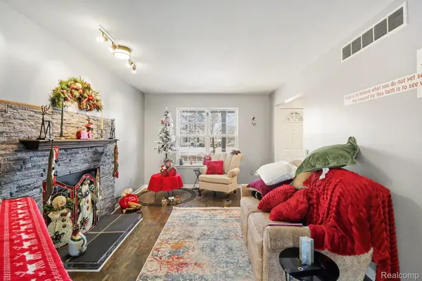 7843 Briarbrook DR, Ypsilanti Charter Township, MI 48197