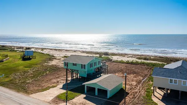 1310 County Road 230, Bay City, TX 77414