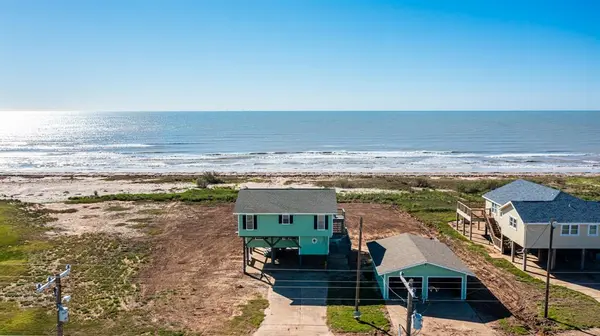 1310 County Road 230, Bay City, TX 77414