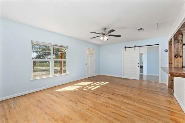 505 E Walcott Avenue, Comanche, TX 76442