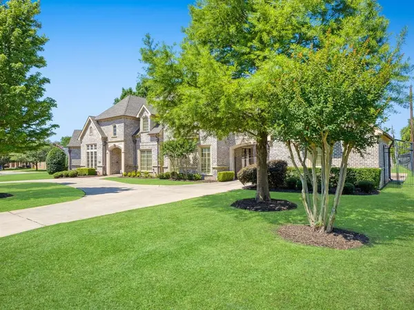 2965 S Sunbeck Circle, Farmers Branch, TX 75234