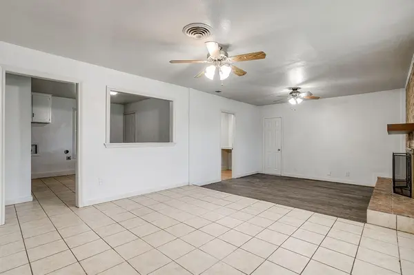 109 NE Cindy Lane, Burleson, TX 76028