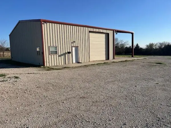 820 Tx-101, Sunset, TX 76270