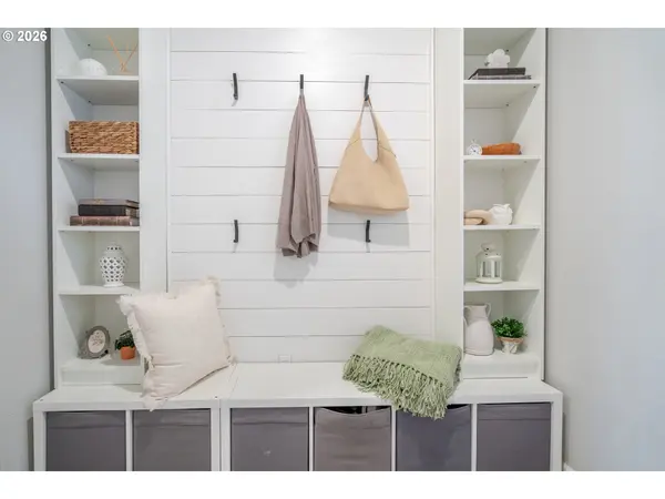 2998 NE MOSEY AVE, Albany, OR 97321