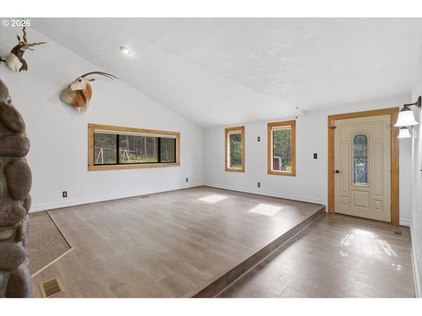 40875 PEOPLES DR, Lebanon, OR 97355