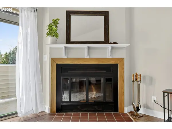 11044 SW GREENBURG RD #321, Portland, OR 97223