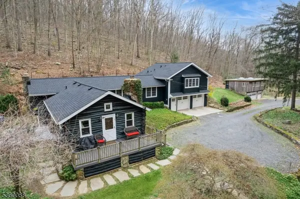 8 Boulder Hill Rd, Tewksbury Twp., NJ 07830