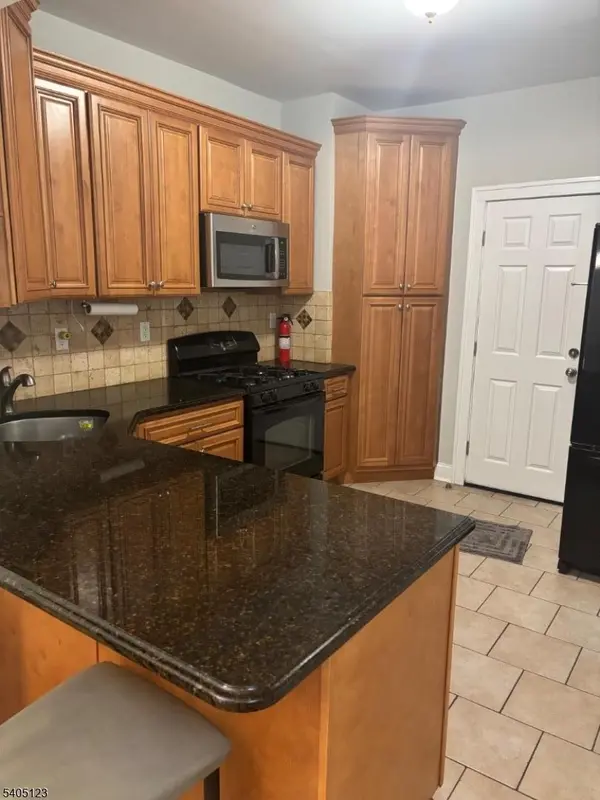 917 Madison Ave, Elizabeth City, NJ 07201