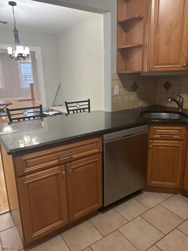 917 Madison Ave, Elizabeth City, NJ 07201