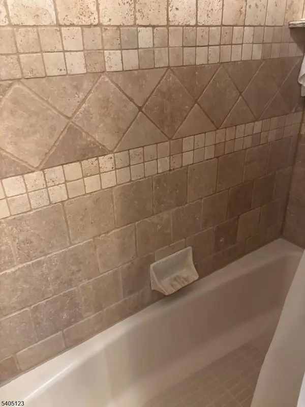 917 Madison Ave, Elizabeth City, NJ 07201