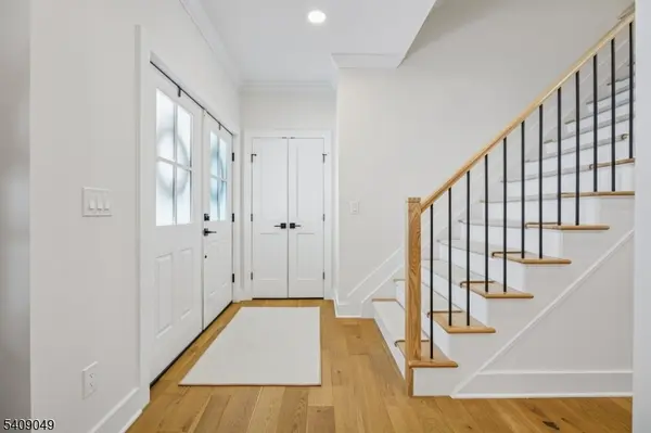 8 Fox Chase Rd, Madison Boro, NJ 07940