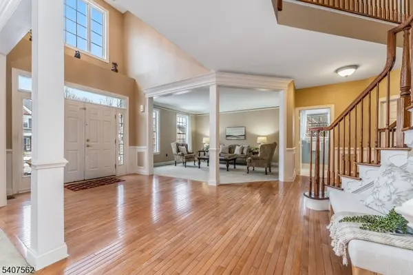 36 Crestview Dr, Clinton Twp., NJ 08809