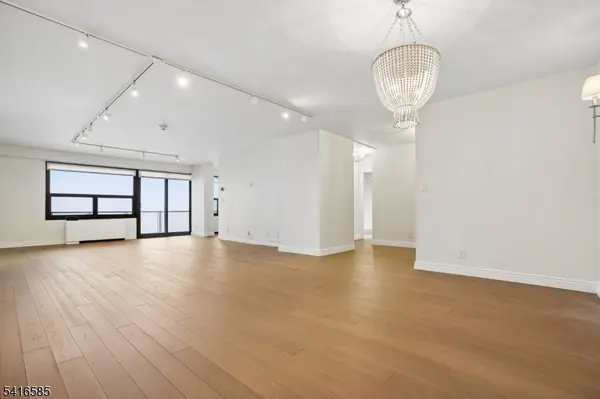 2 Claridge Dr #9 NE, Verona Twp., NJ 07044