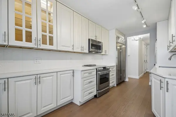 2 Claridge Dr #9 NE, Verona Twp., NJ 07044