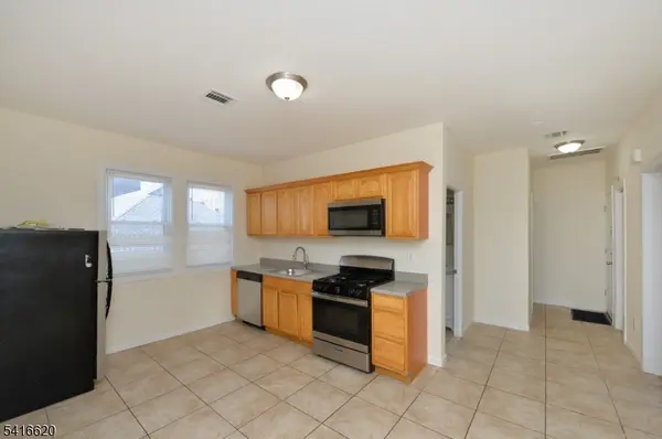 349 Osborne Ter, Newark City, NJ 07112