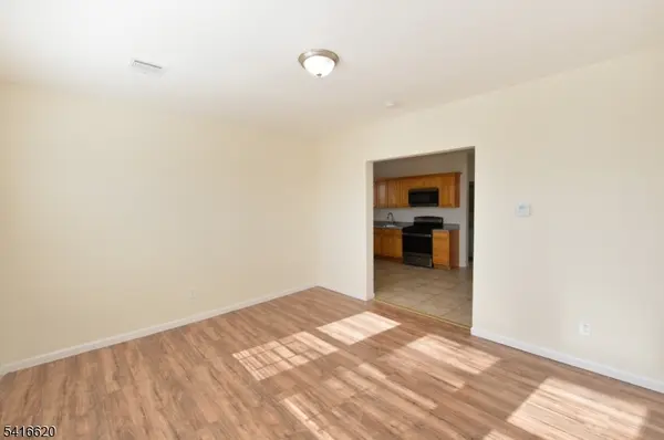 349 Osborne Ter, Newark City, NJ 07112