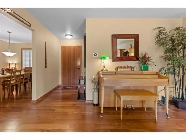 Portland, OR 97230,2104 NE 165TH DR