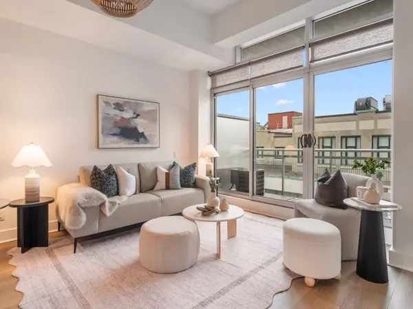 233 Carlaw AVE #811, Toronto E01, ON M4M 3N6