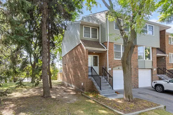 61 Nottinghill RD, Markham, ON L3T 4Y3