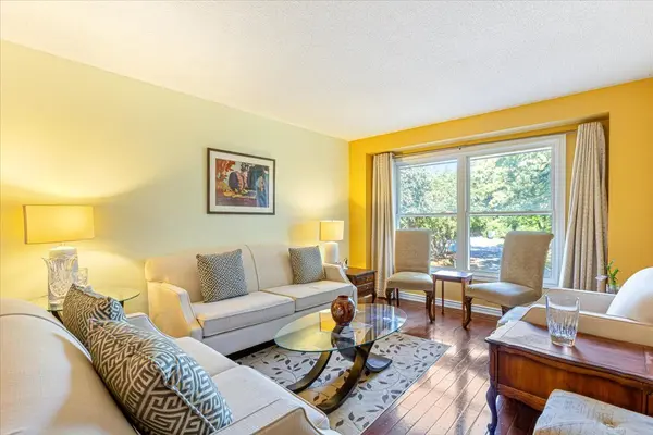 61 Nottinghill RD, Markham, ON L3T 4Y3