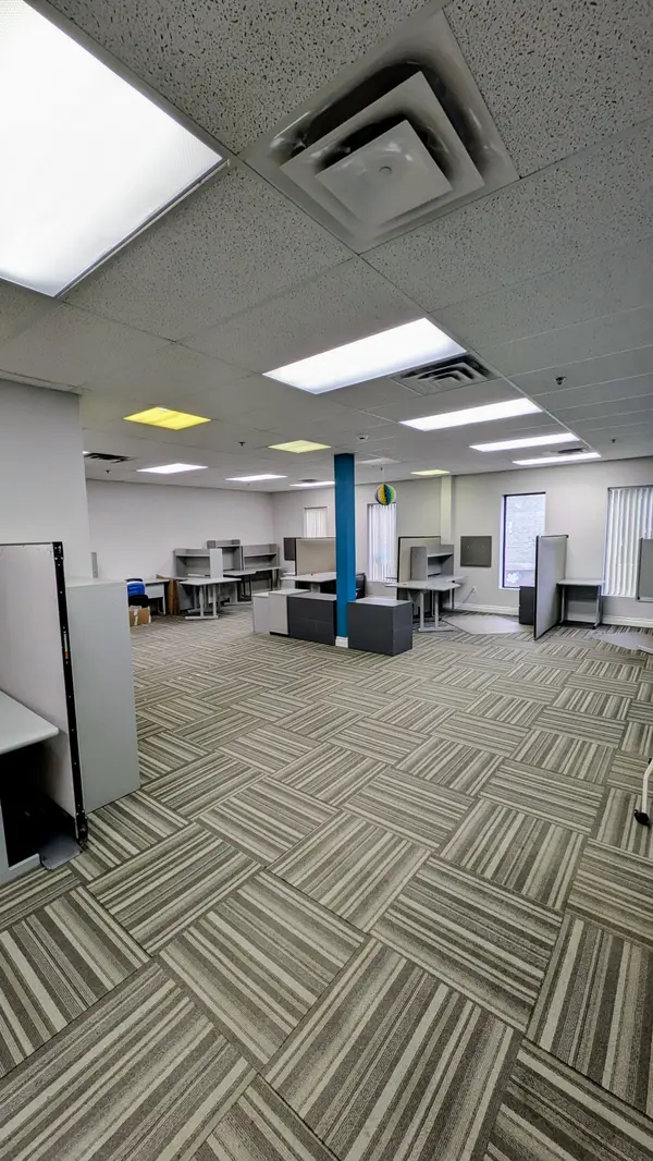 350 Industrial Pkwy S, Aurora, ON L4G 3V7