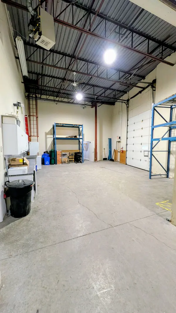 350 Industrial Pkwy S, Aurora, ON L4G 3V7