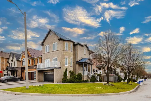 2 La Maria LN, Vaughan, ON L6A 3X2