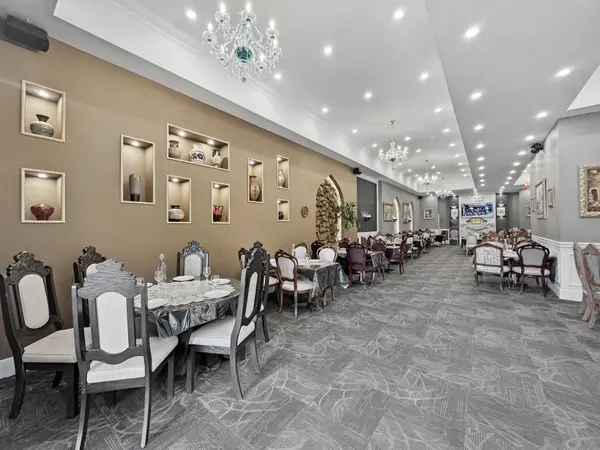 1850 Dundas ST, Mississauga, ON L4X 1L9