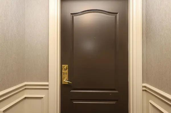 3351 Cawthra RD #215, Mississauga, ON L5A 4N5