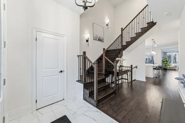 477 Parent PL, Milton, ON L9E 1L2