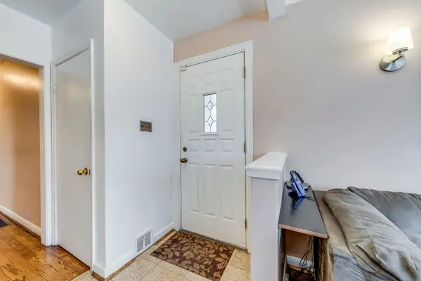 7 Belgate PL, Toronto W08, ON M9C 3Y5