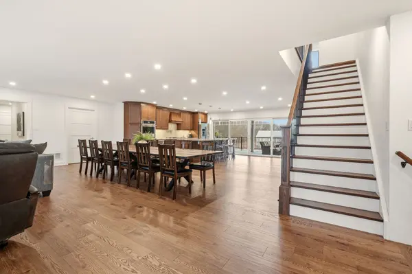 1354 No 1 Side RD N, Burlington, ON L7P 0R9