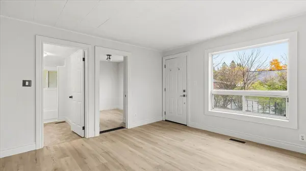 260 Sidney ST, Quinte West, ON K8V 2T6