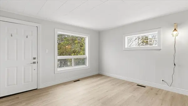 260 Sidney ST, Quinte West, ON K8V 2T6