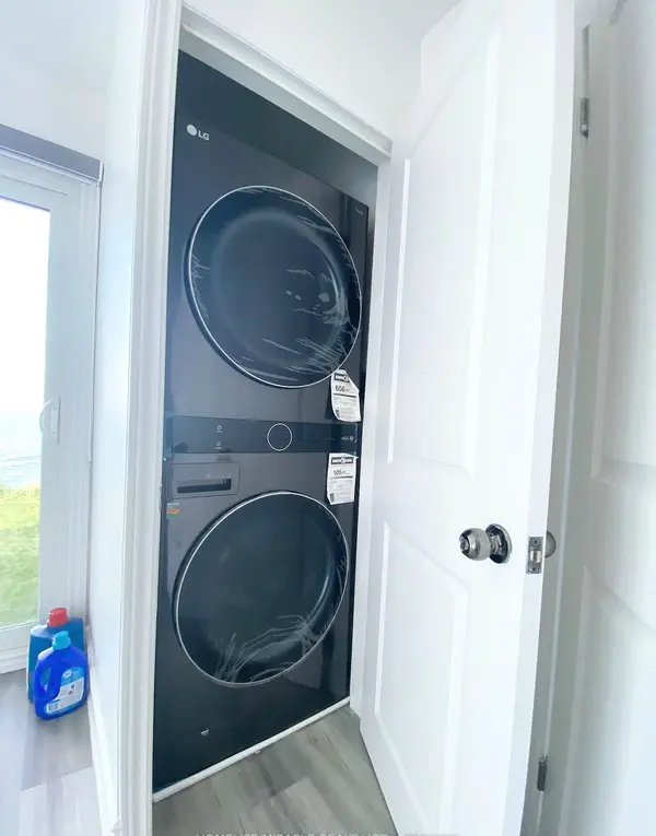 48 Seabreeze CRES, Hamilton, ON L8E 5C8