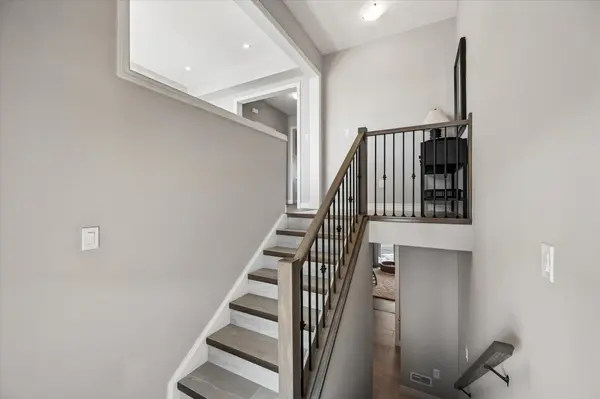 23 Sora LN, Guelph, ON N1E 0T4