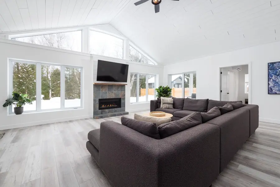 32 Southampton Pkwy, South Bruce Peninsula, ON N0H 2G0