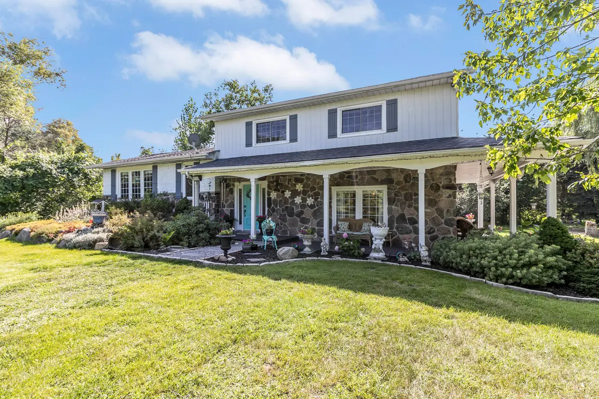 2230 Spring ST, Innisfil, ON L9S 2B6