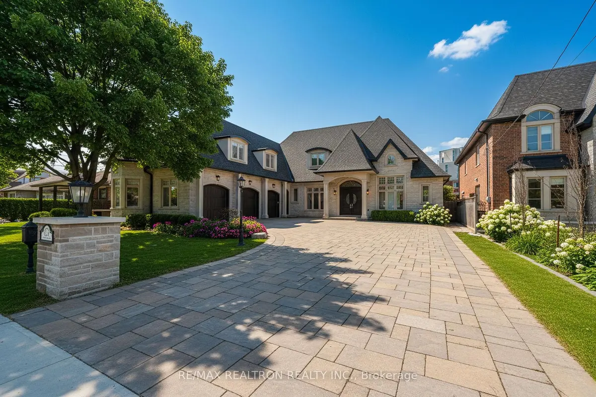 223 Crestwood RD, Vaughan, ON L4J 1A8