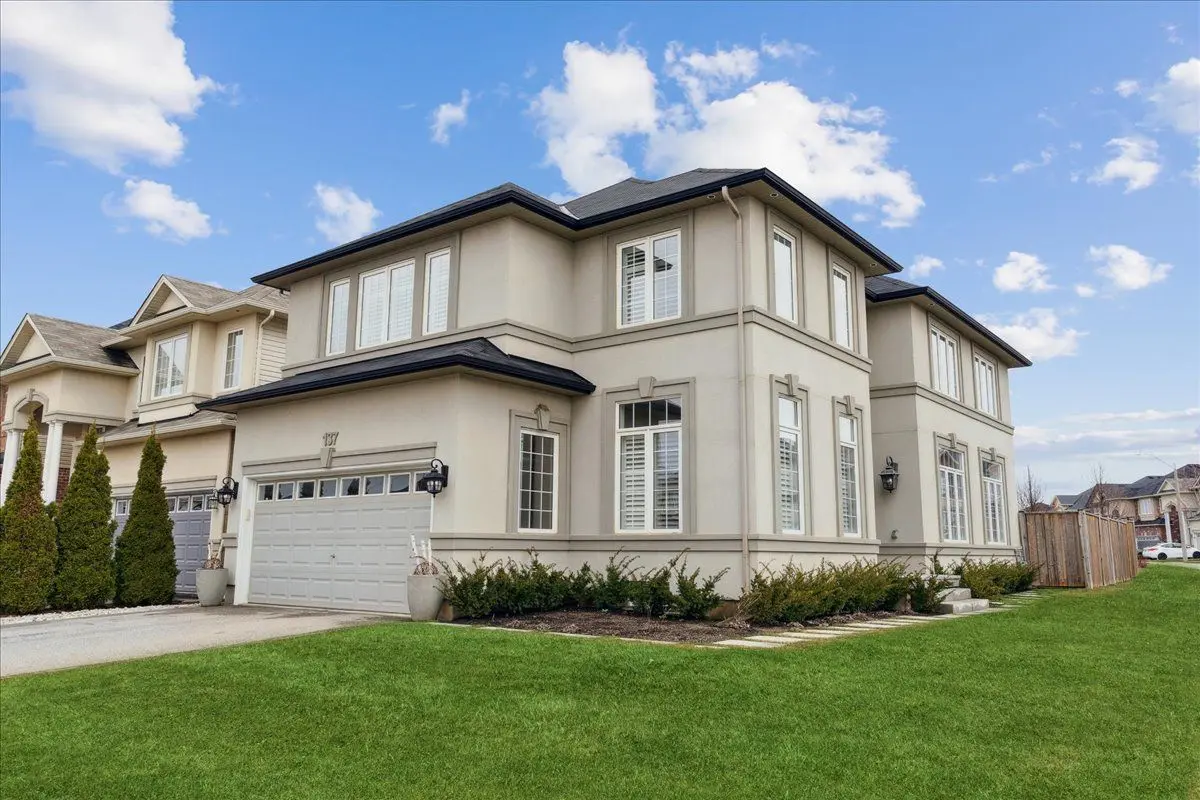 137 Irwin AVE, Hamilton, ON L9K 0G2