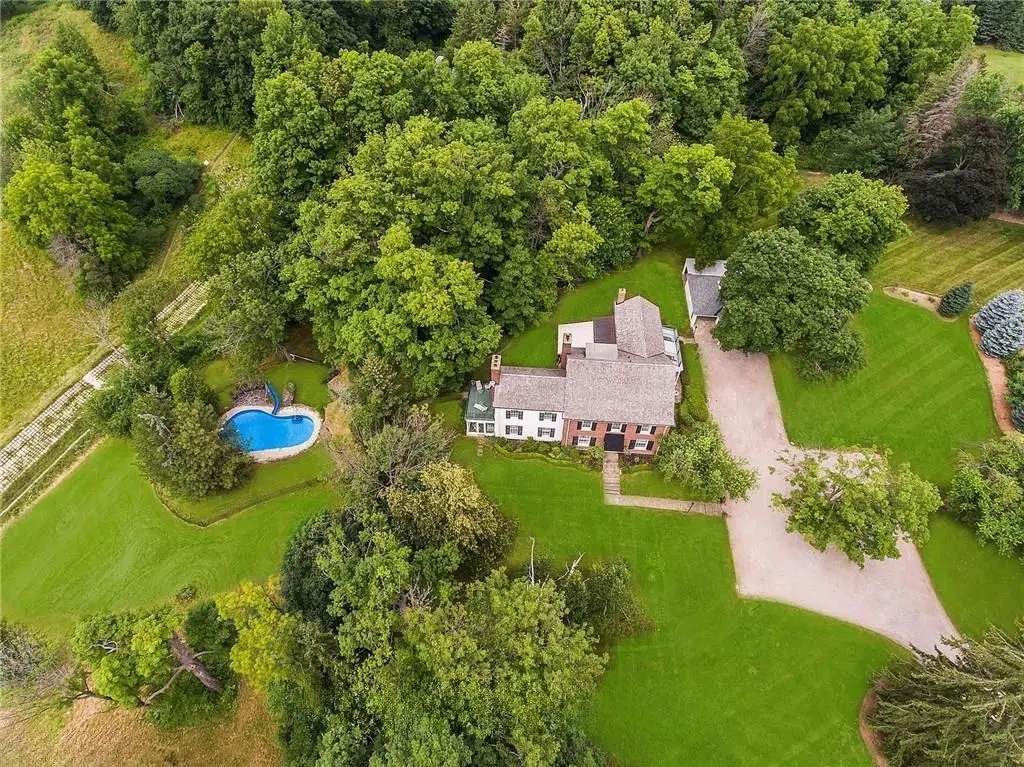 345 Mountain Brow RD, Hamilton, ON L0R 2H7